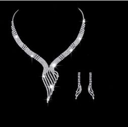 JUEGO DE GARGANTILLA /ARETES 