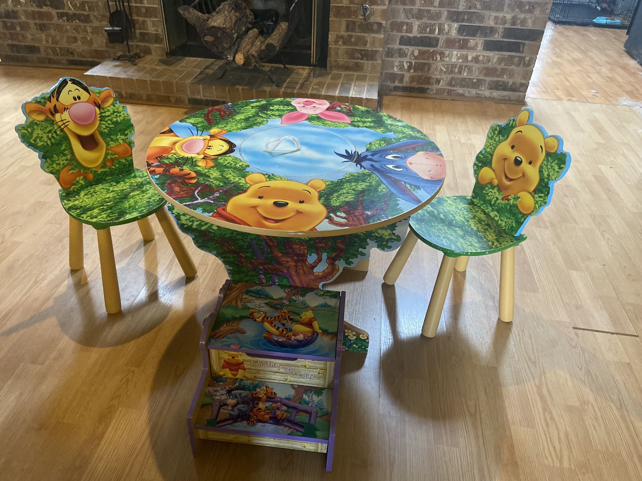 Winnie the pooh table and chairs sale