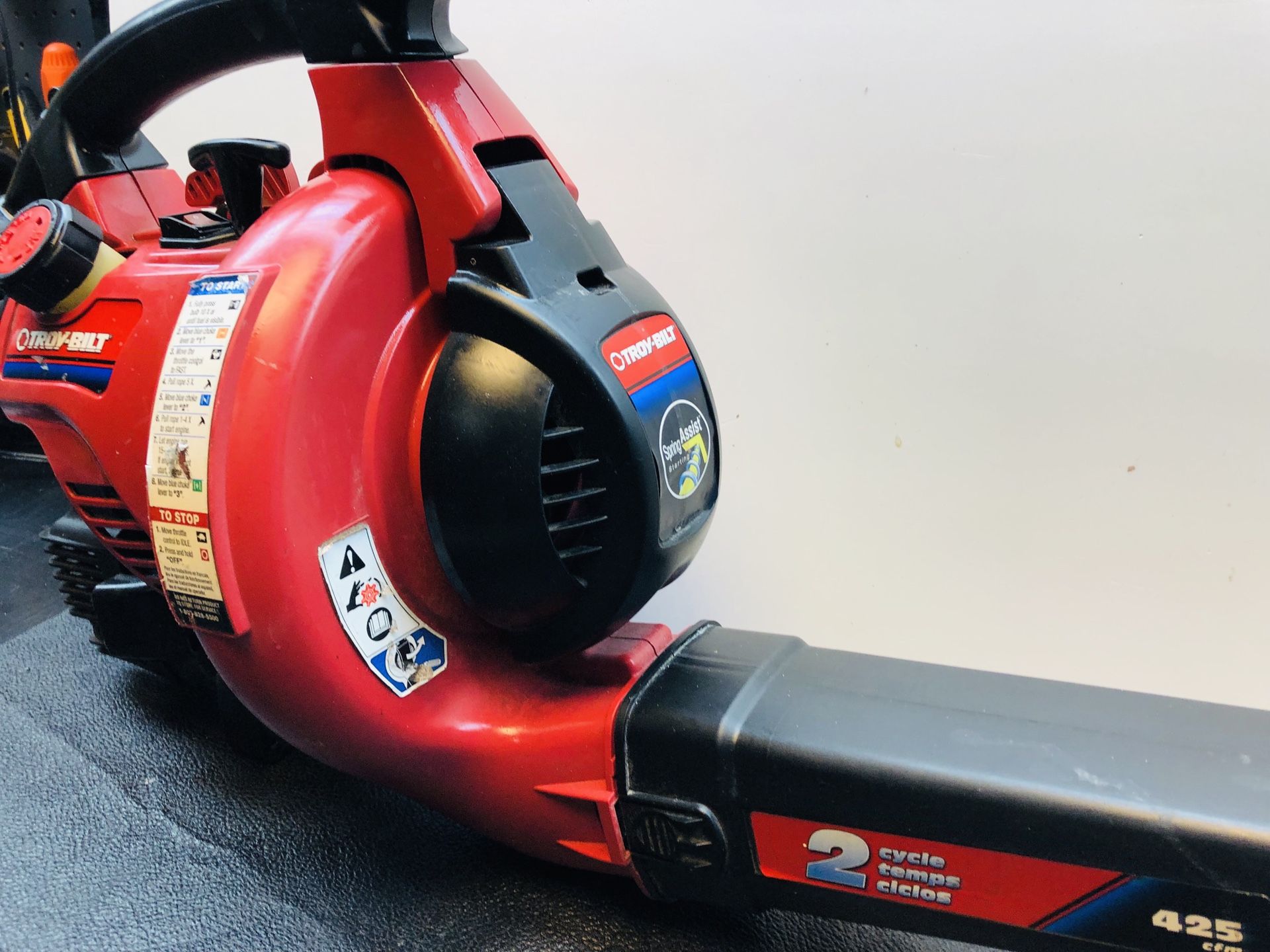 TroyBilt TB320BV 31cc 2Cycle Hand Held Blower Vac Vacuum. Powerful