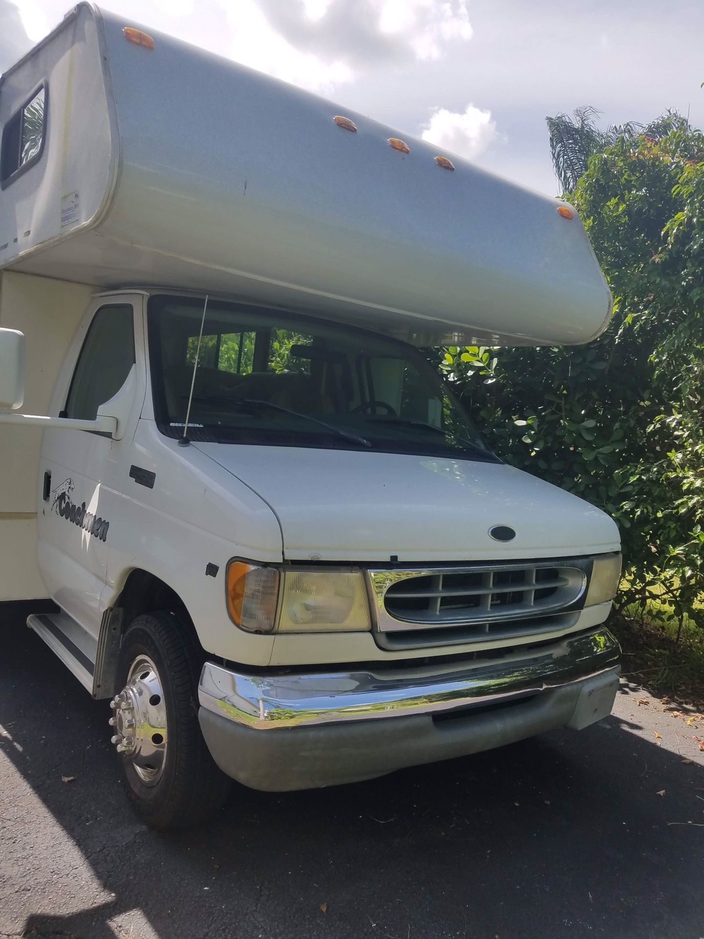 2001 2001 leprechaun motorhome