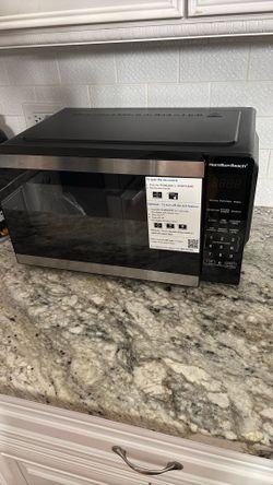 Microwave - Hamilton Beach 900 Watt