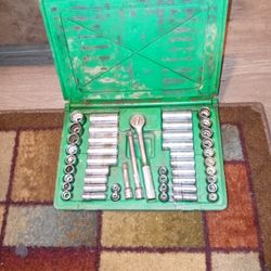 SK 94547 ratchet and socket set