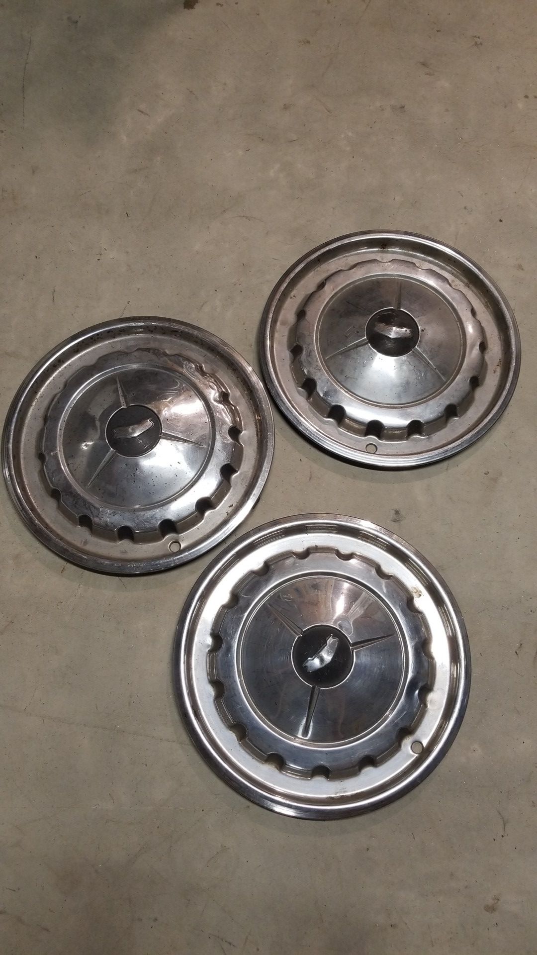1957 Chevrolet Bel Air 14" hub caps