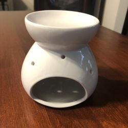 White Ceramic Candle Holder/Burner 