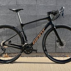 2025 Giant Revolt Advanced 