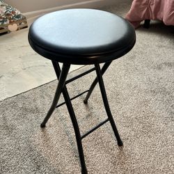 2 Kitchen Stools 