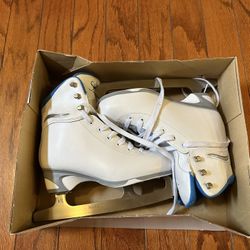 Branded Ice skate shoes for girl In Original Box