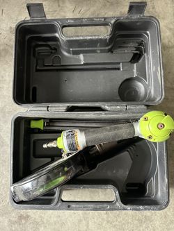 Stinger CS58 Pneumatic Coil Siding Nailer – With Case – 15°