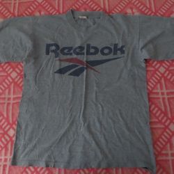 vintage rare reebok tshirt M jenns & jenns merry the original brand