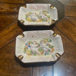 Vintage Capodimonte Ashtray with Cherubs White with Gold Trim Italy EUC