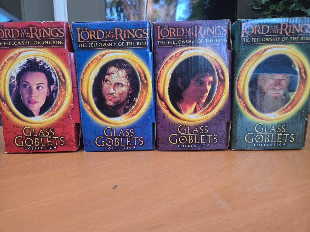 🧙‍♂️ Lord of the Rings Glass Goblets Collection – Complete Set of 4 (2001)