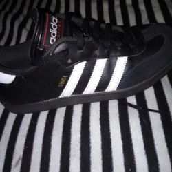 Adidas Sambas Classic Size 5.5M ≈ 7W