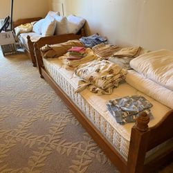 Twin Size Wood Wooden Bedframe Bed Mattress