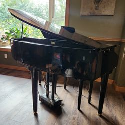 Grand digital piano