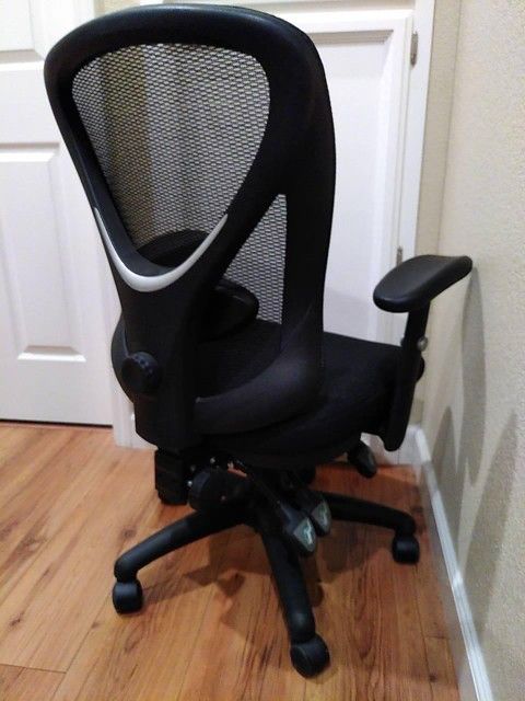 Ergonomic Desk Staples Carder Mesh Chair Staples Carder Mesh