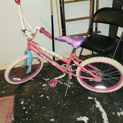 Young Girls Huffy Bicycle 