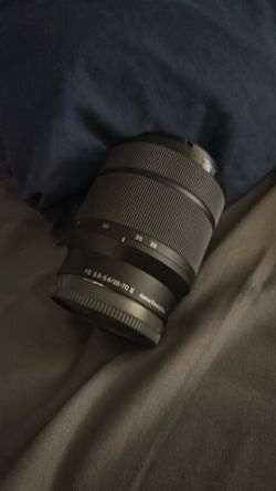 Sony FE 28-70mm f/3.5-5.6 OSS II lens