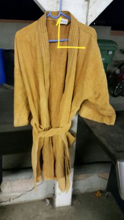 Robes Size large