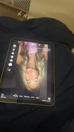iPad 10th generation good condition Wi-Fi calling