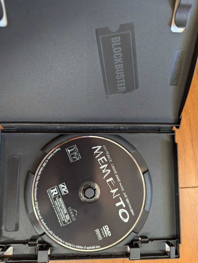 Momento DVD Blockbuster Rental Movie Night