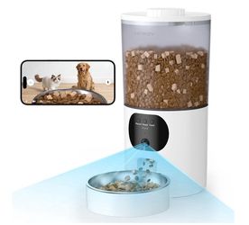 Automatic cat feeder