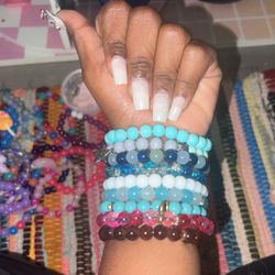 Regular bracelets 