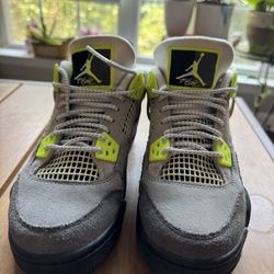 Jordan 4 Neon
