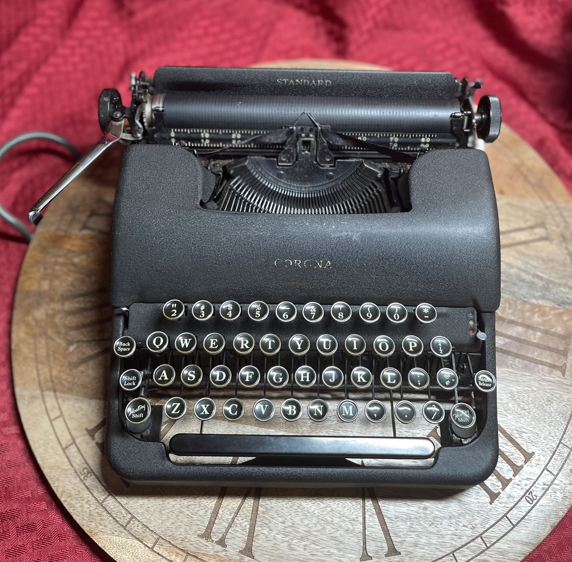1943 Vintage Corona Standard Typewriter Original Carrying Case EVC In Working Condition 