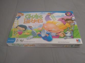 CHUTES AND LADDERS BOARD GAME