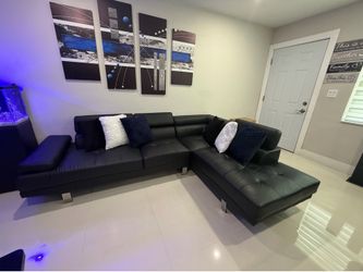 Sofa,cuadros,tv stand