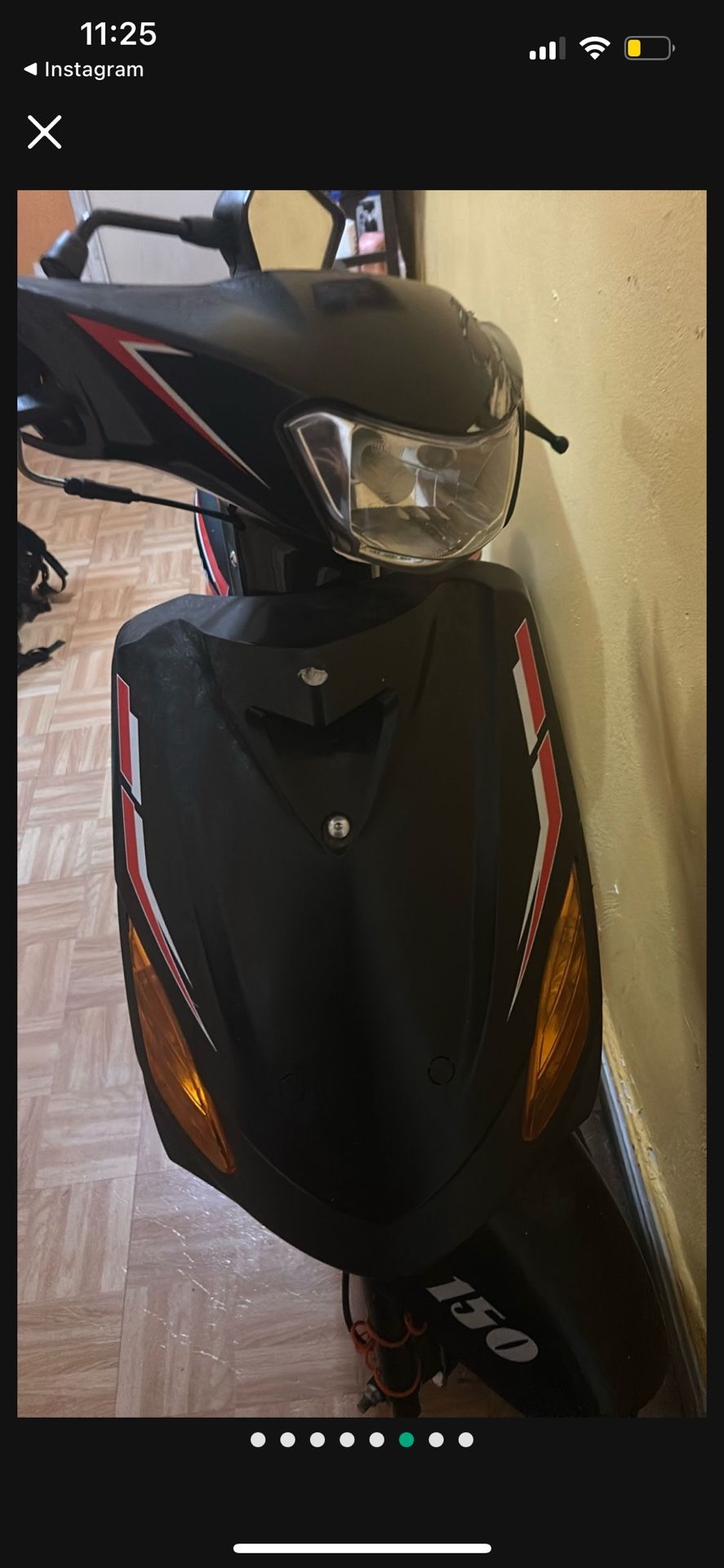 It Don’t Work It Don’t Turn On The Wheel In The Front Is Broken But It Has Everything From The Body and if you only wanna buy parts,, let me know