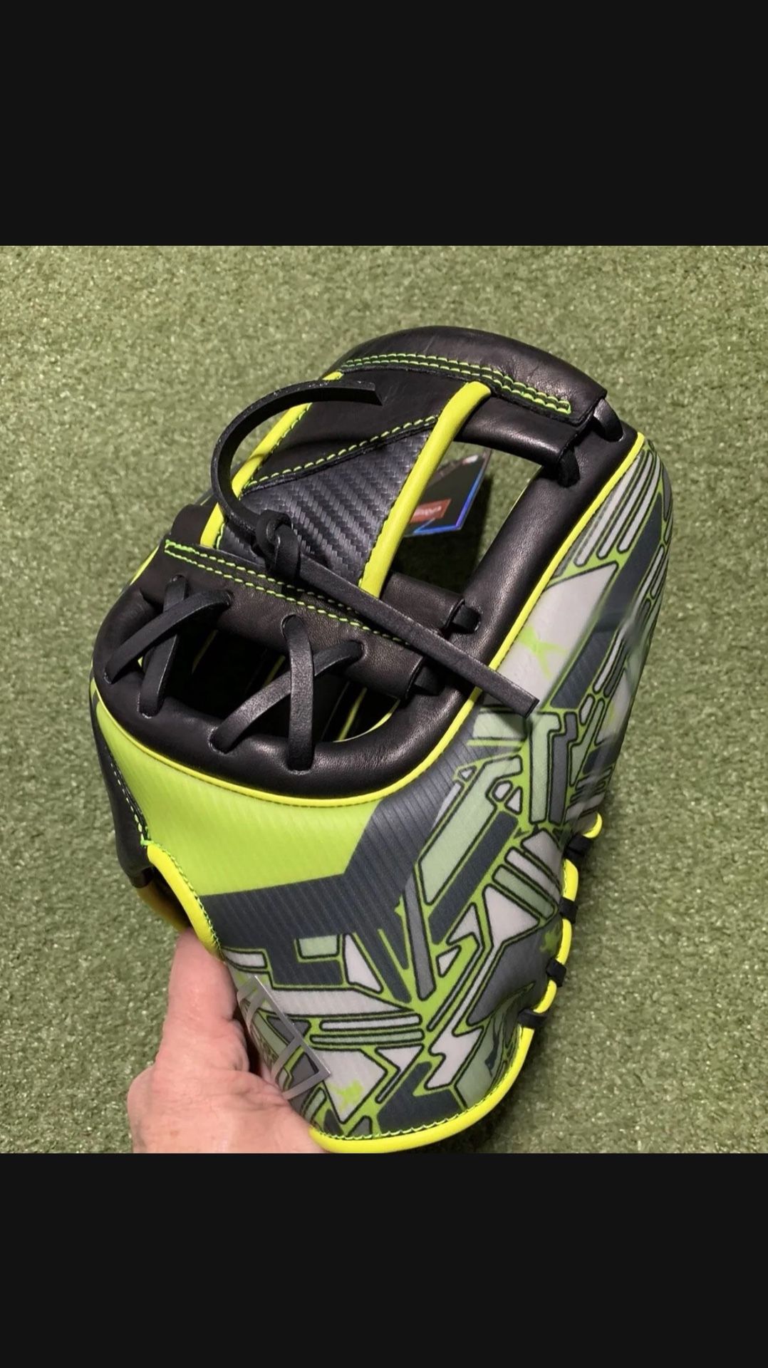 Rawlings Rev1x Baseball Glove