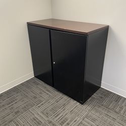 Cabinet / Shelf 