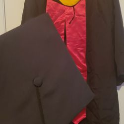 UMD Cap And Gown For Graudates
