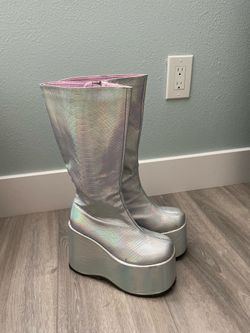 platform boots size 7