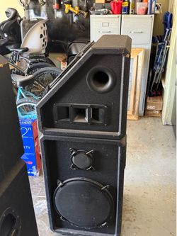 2 pro studio speakers/bocinas