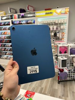 iPad 10th Unlocked 64GB + Free charger + With warranty