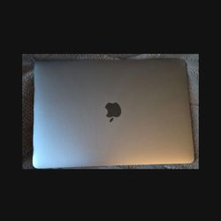 Like New mackbook pro 2020