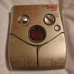 Zoom Bass Guitar Effects Pedal