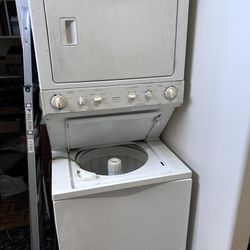 Washer And Dryer (Gas) 