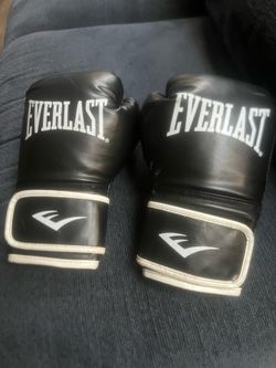 Boxing gloves