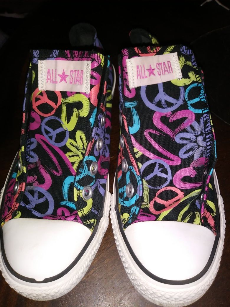 Converse Chuck Taylor All Star Shoes Peace sign, hearts and flowers graffiti designs Style: 51745