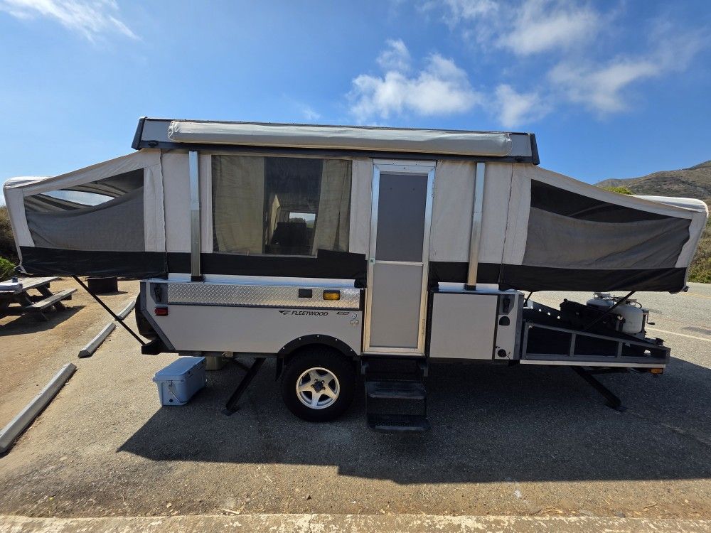 2005 Fleetwood E2 Pop Up Tent Trailer