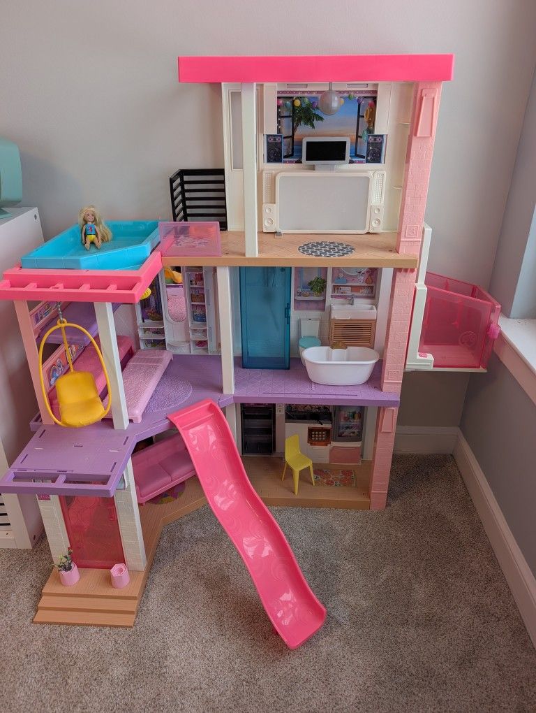 Barbie Dreamhouse And Accessories