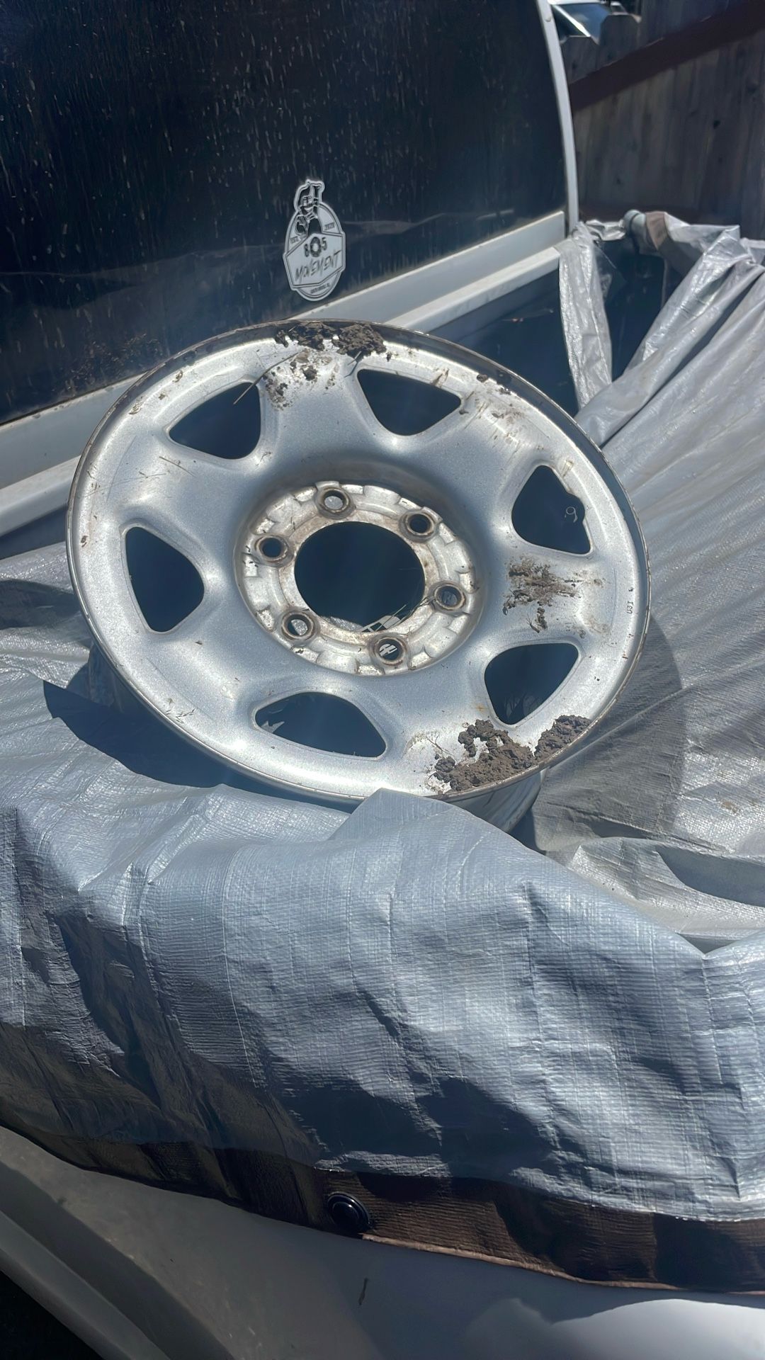 Old Nissan Rim /possible Hardbody