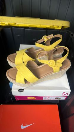 New In Box Yellow Rosebay SO 9.5 Women’s Heels
