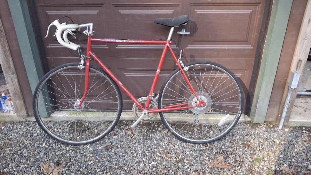 Peugeot Road Bike – Vintage Steel Frame (~18–19”), Needs Tune-Up