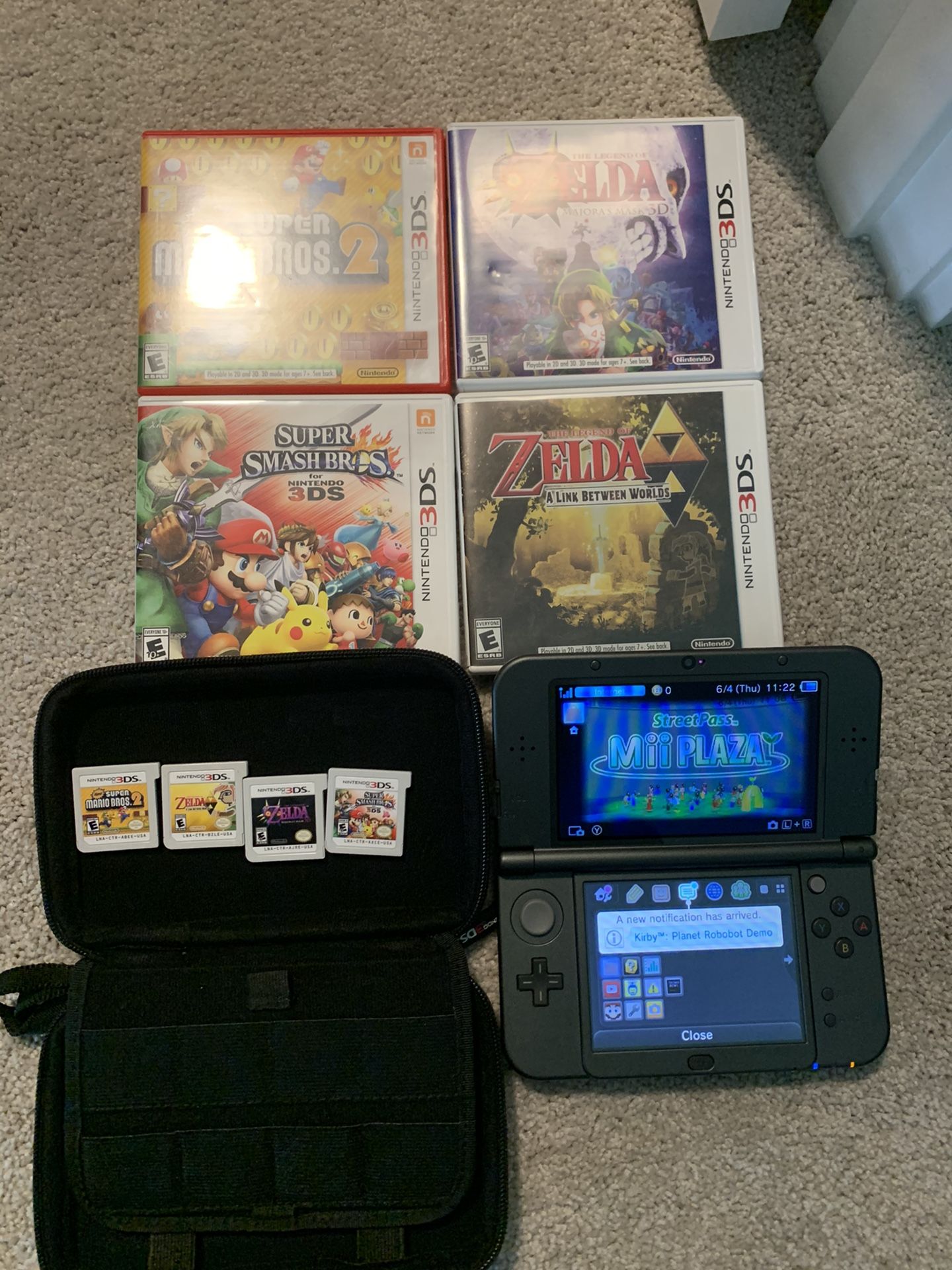 Nintendo 3DS XL & 4 games