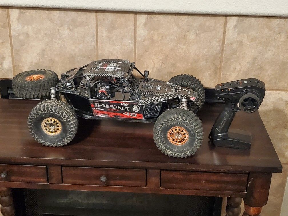 Losi LASERNUT U4 RC car