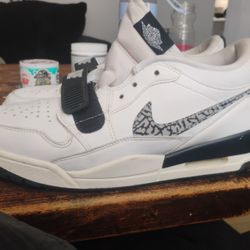 Men's Jordan Legacy 312 Low
Color: White